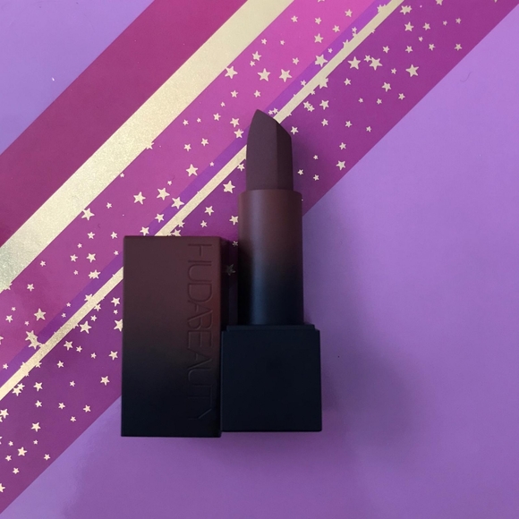 2 for $25! Huda Beauty Power Matte Lipstick - Picture 2 of 4